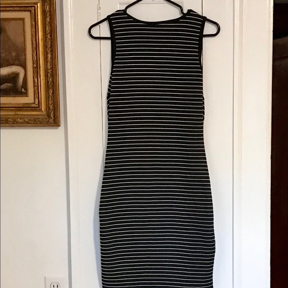 Body hugging bandage dress - Picture 2 of 3